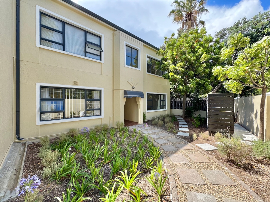 1 Bedroom Property for Sale in Kenilworth Western Cape